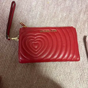 마이클코어스 하트 레드 장지갑