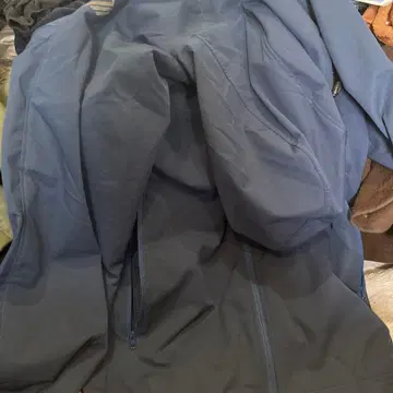 네이비 나일론 자켓 지퍼 포켓 부착