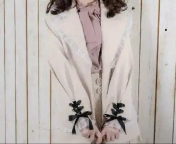 로지타 시어 프릴 비쥬 버튼 자켓