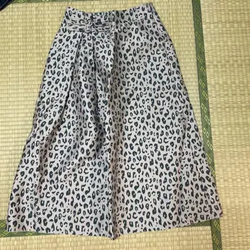 레오파드 무늬 더블 벨트 플레어 스커트