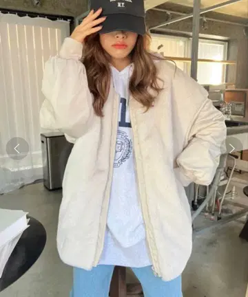 [ 새상품 미사용 ] 인조 모피 절개 노카라 집업 밀리터리 블루종
