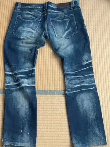 토네이도 마트 데미지 가공 청바지