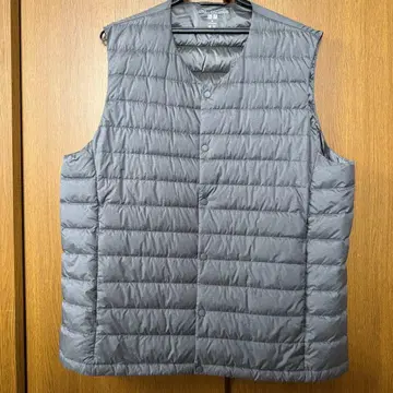 [새상품급] UNIQLO 그레이 다운 베스트 울트라 라이트 다운 베스트