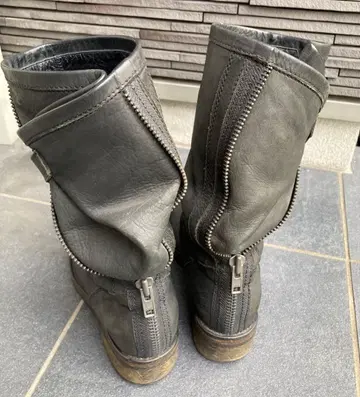 하이더 아커만 블랙 가죽 지퍼 부츠