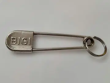 BIGI 실버 안전핀형 빈티지 키링
