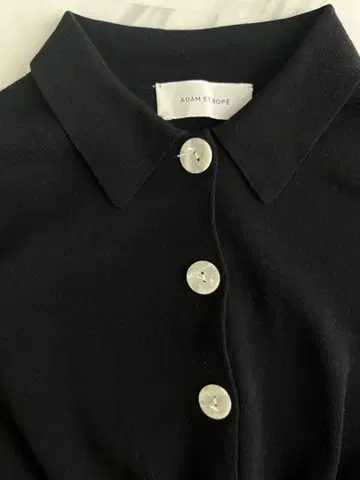 ADAM ET ROPE 블랙 크롭 가디건