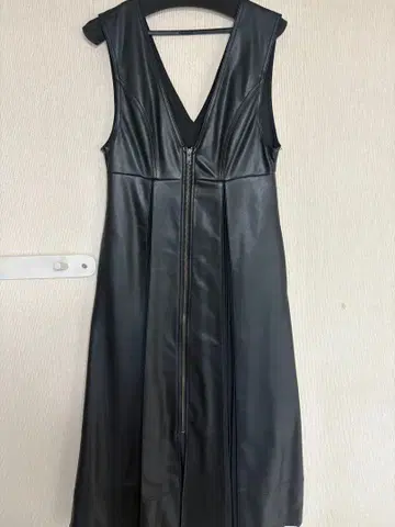 AZUL by MOUSSY 블랙 합성 피혁 원피스