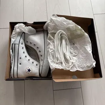 Converse 화이트 하이컷 스니커즈