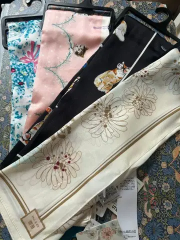 새상품 택 포함 유니클로 UNIQLO 폴 앤 조 스카프 4개 세트