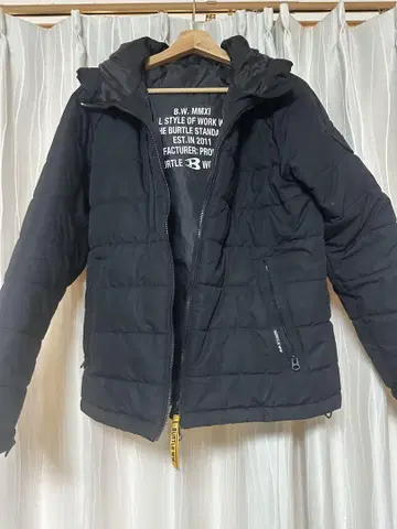 BURTLE 방한 다운 자켓