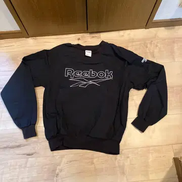 리복 클래식 로고 맨투맨 블랙