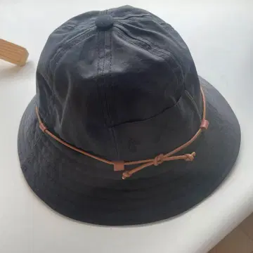 블랙 가죽 버킷햇