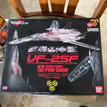 반다이 VF-25F 메시아 발키리 클리어 버전