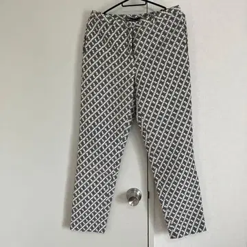 80% OFF 새상품 TOCCA 팬츠 블랙 화이트 S