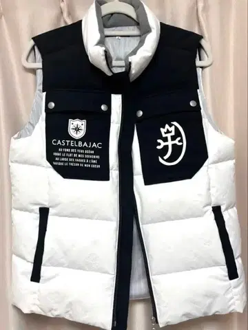 CASTELBAJAC 다운 베스트 화이트 블랙 소재 1회 사용