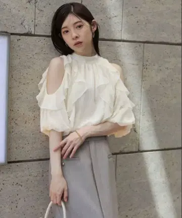 Rirandture 오프숄더 프릴 블라우스