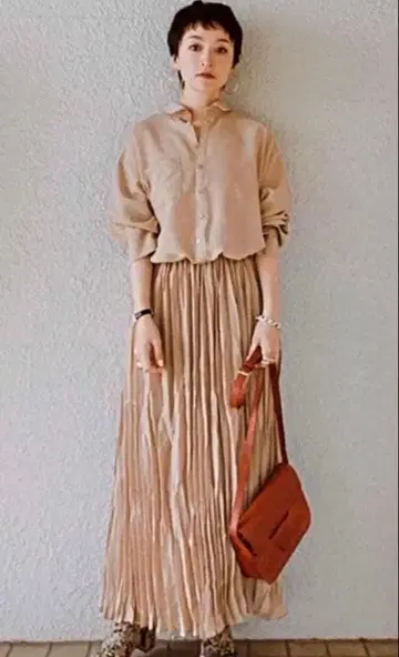 emmi atelier 베이지 셔츠 원피스