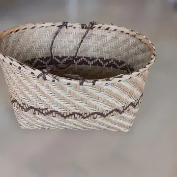 천연 소재 (대나무) 중형 바스켓백 파라과이 제