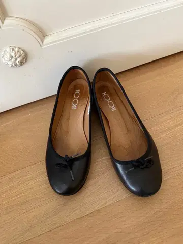 메종드소일 구매 이탈리아제 리본 포함 블랙 플랫슈즈 펌프스