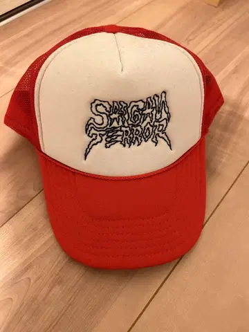 SAIGAN TERROR 빨흰 자수 로고 트래커 캡