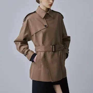 [가격 인하 가능] HYKE 플란넬 숏 트렌치코트 블랙