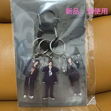 Number_i 카라비너 포함 아크릴 키링 새상품