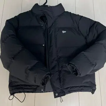 NEW ERA 블랙 다운 자켓 M