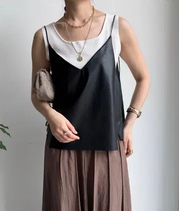 인조 가죽 뷔스티에 블랙