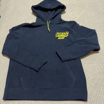 GUESS 후드 부착 후드티 M 네이비