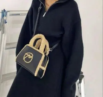 EMODA 페이크 무스탕 백 블랙