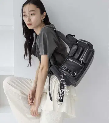 멀티 포켓 원 숄더 BAG 지나시스