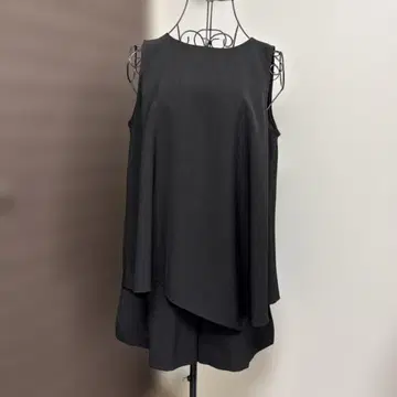 snidel 셋업 슬리브리스 상의와 숏팬츠