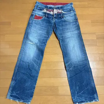 데미지 가공 스트레이트 데님 팬츠
