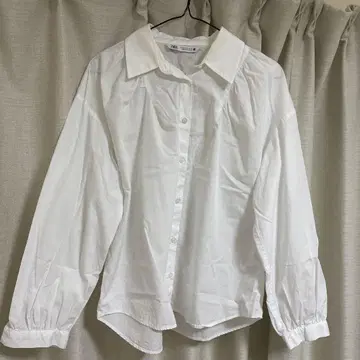 ZARA 화이트 긴팔 셔츠 버튼 포함