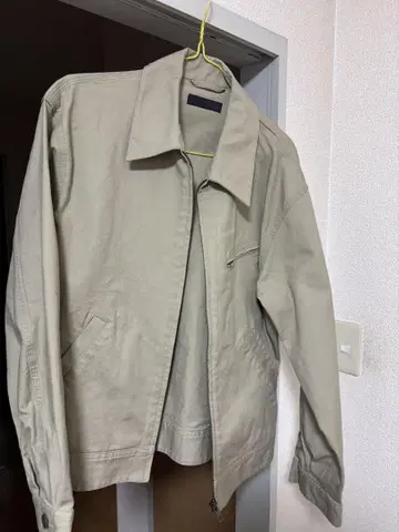 [ 단 한 번 착용 ] UNIQLO 컨디션 최상 베이지 점퍼 블루종