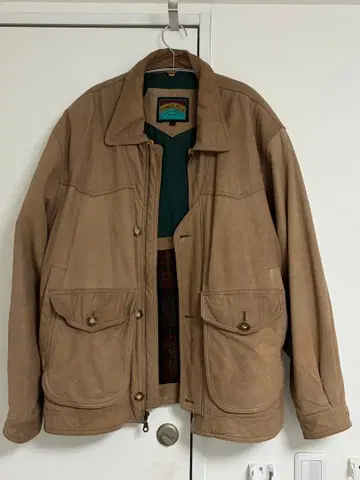 베이지 가죽 자켓