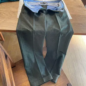 BEAMS PT01 슬랙스 사이즈 42 다크 그레이