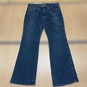 비쥬 장식 다크 블루 부츠컷 데님