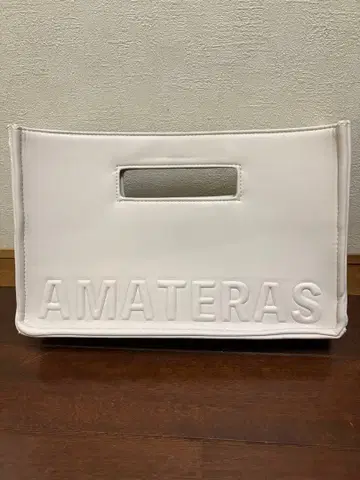 AMATERAS 화이트 토트백