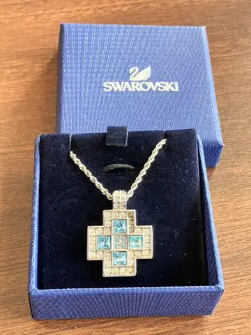 SWAROVSKI 스와로브스키 목걸이 크로스 라이트 블루