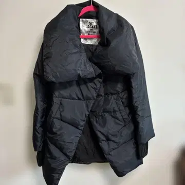 블랙 다운 자켓 숏 기장
