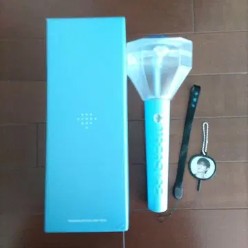 TREASURE 응원봉 키링 포함