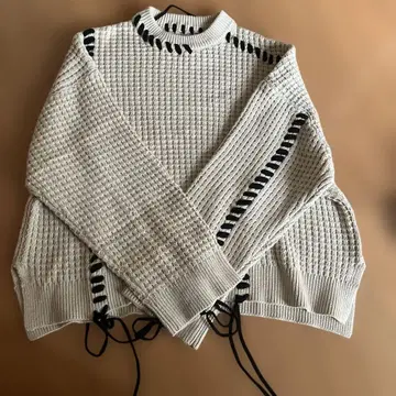 MAISON SPECIAL 뜨개질 아이보리 스웨터