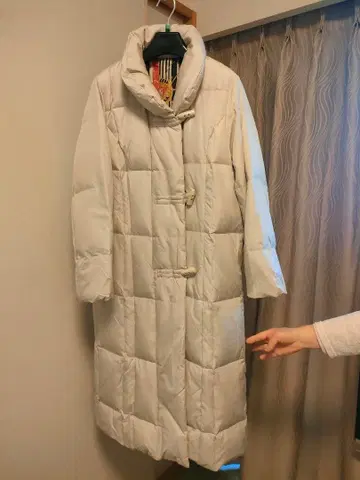 베이지 다운 코트 안감 있음