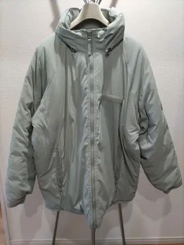 [ THESHOPTK ] 페일 그린 충전솜 다운 자켓 후드 부착