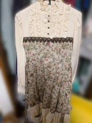 앤티크 로즈 인형 드레스? 빅토리아 메이든