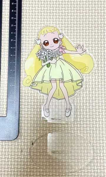 오쟈마녀 도레미 하나짱 아크릴 스탠드 드레스 모습