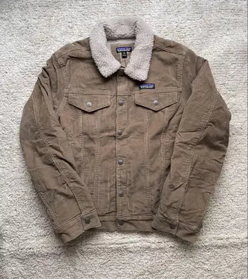 [ 미사용 ] Patagonia 파일 라인드 트래커 자켓 [ XS ]