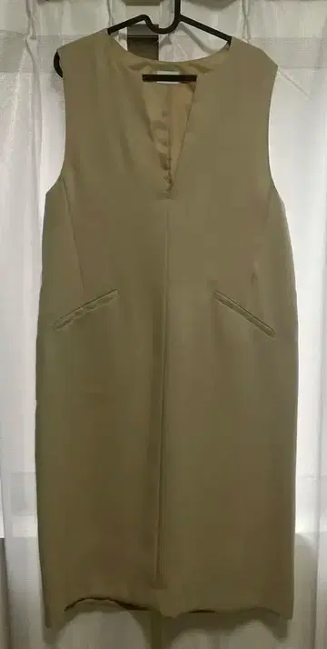 그린 레이블 릴랙싱 점퍼 스커트 원피스 베이지