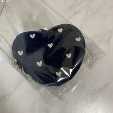 미사용 새상품 LOVERARY 페이러 하트형 파우치 네이비